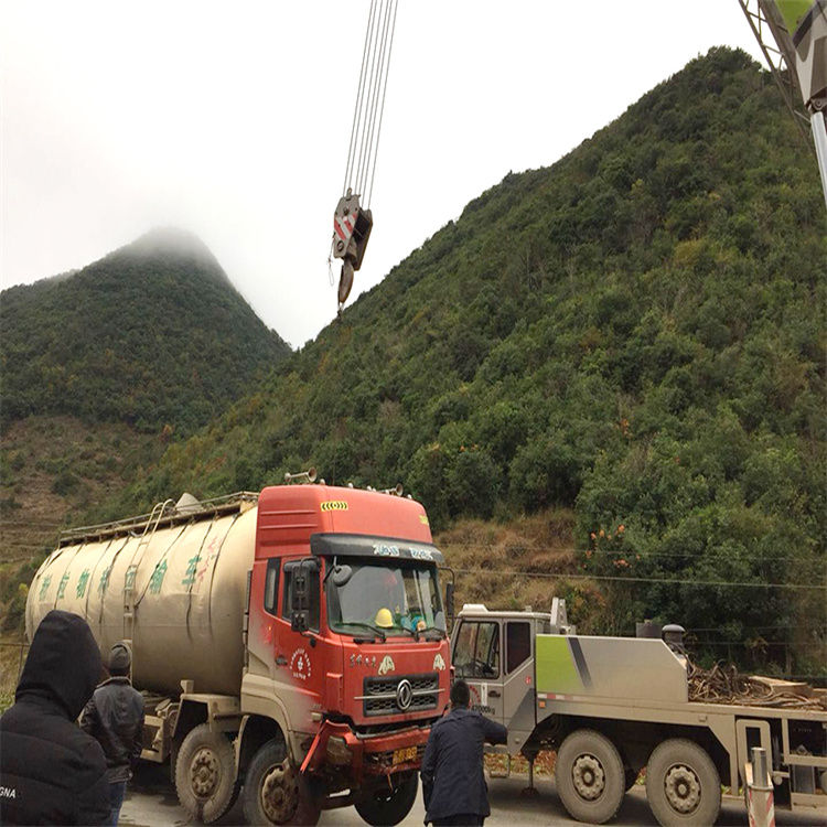 砀山道路救援大型车辆吊装